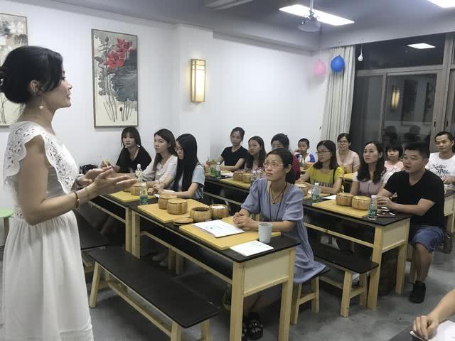汕头市举办首届围棋教师培训班 资深专家传授棋 史棋道